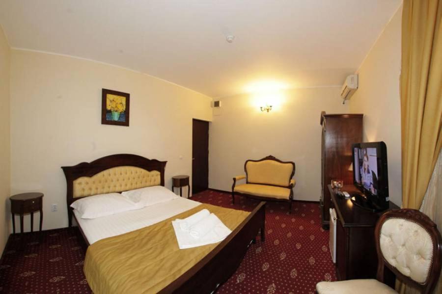 Hotel Maryo Ploiesti Exterior photo