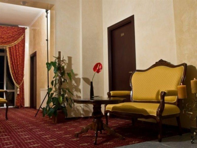 Hotel Maryo Ploiesti Exterior photo
